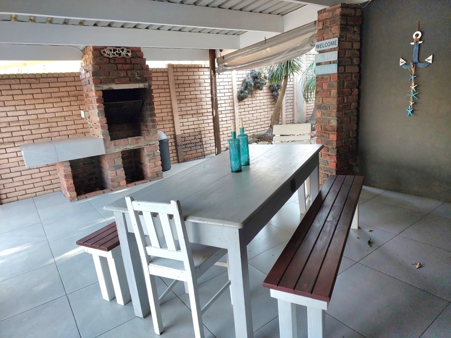 3 Bedroom Property for Sale in Queensberry Bay Eastern Cape